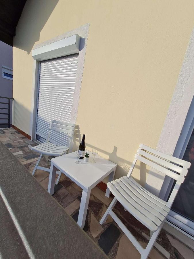 Apartmani Lovre I Zara Luaran gambar