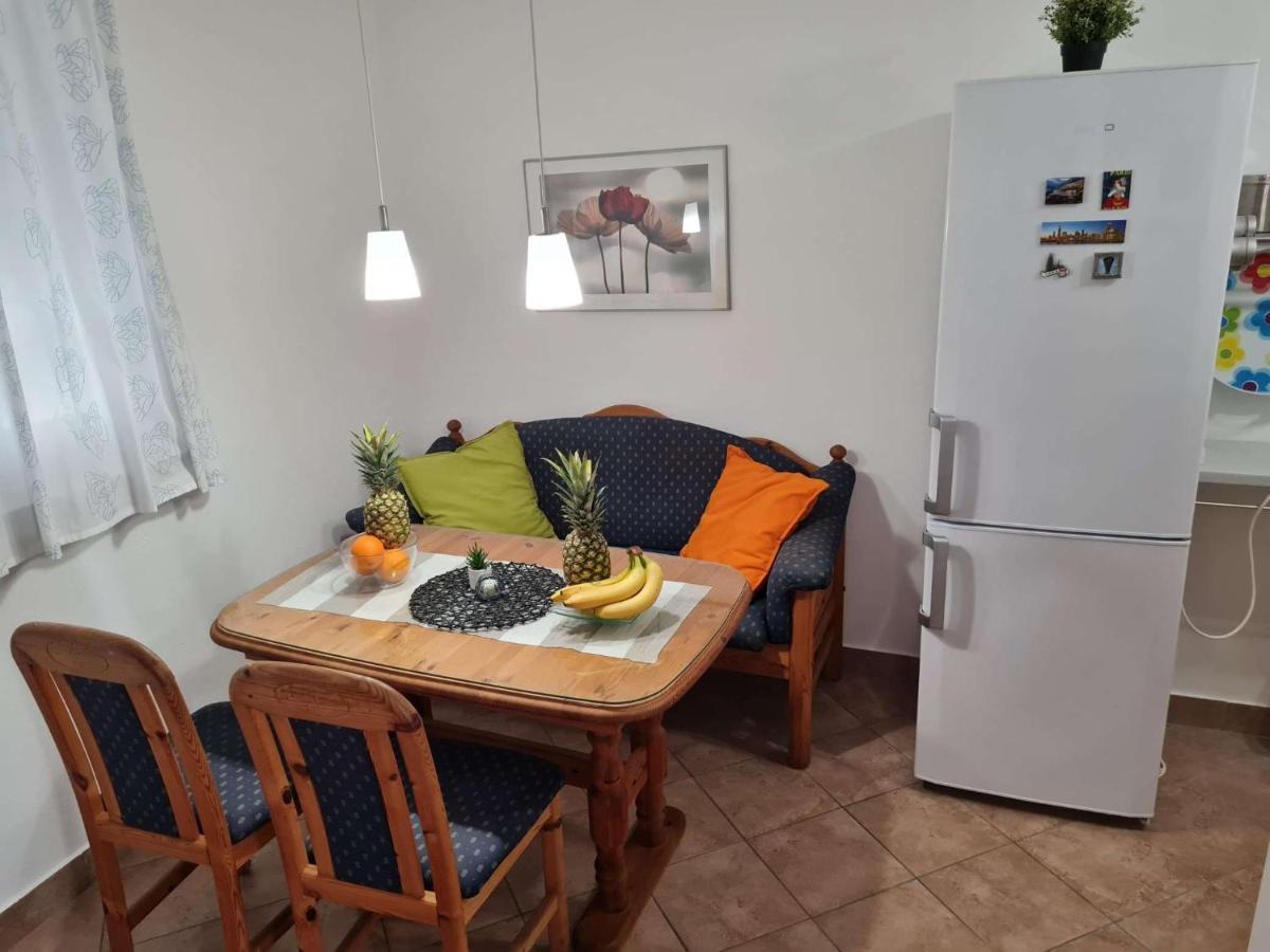 Apartmani Lovre I Zara Luaran gambar